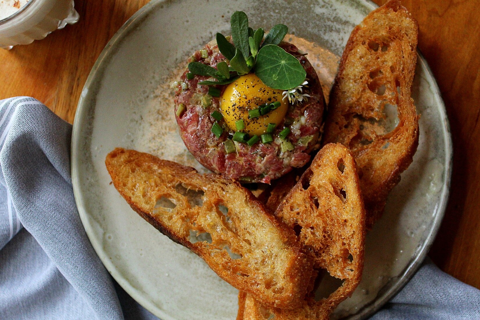 BeefTartare2-min.jpg